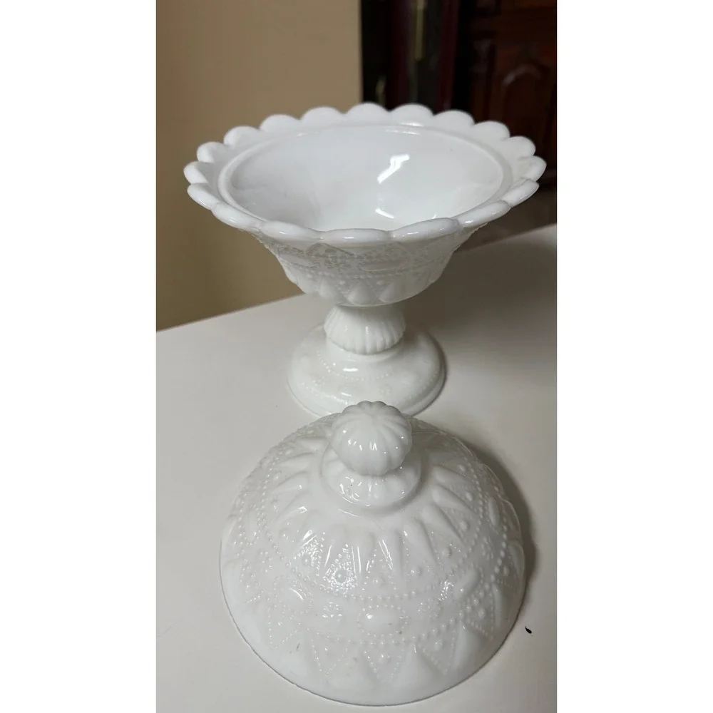 Vtg Kempel white milk glass lidded pedestal covered candy‎ compote